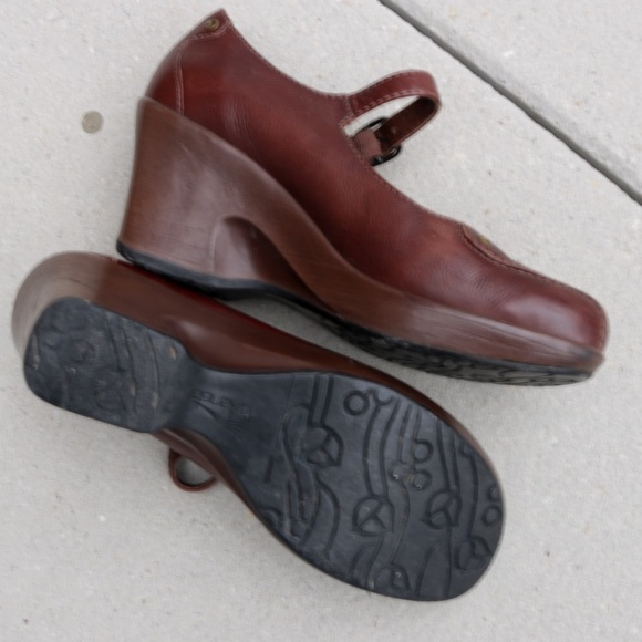 Dansko Nelly Wedge Pumps size 8 - Picture 3 of 5